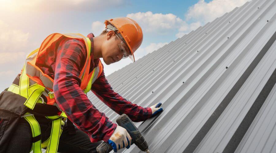 Professional gutter cleaning in Inchelium, WA